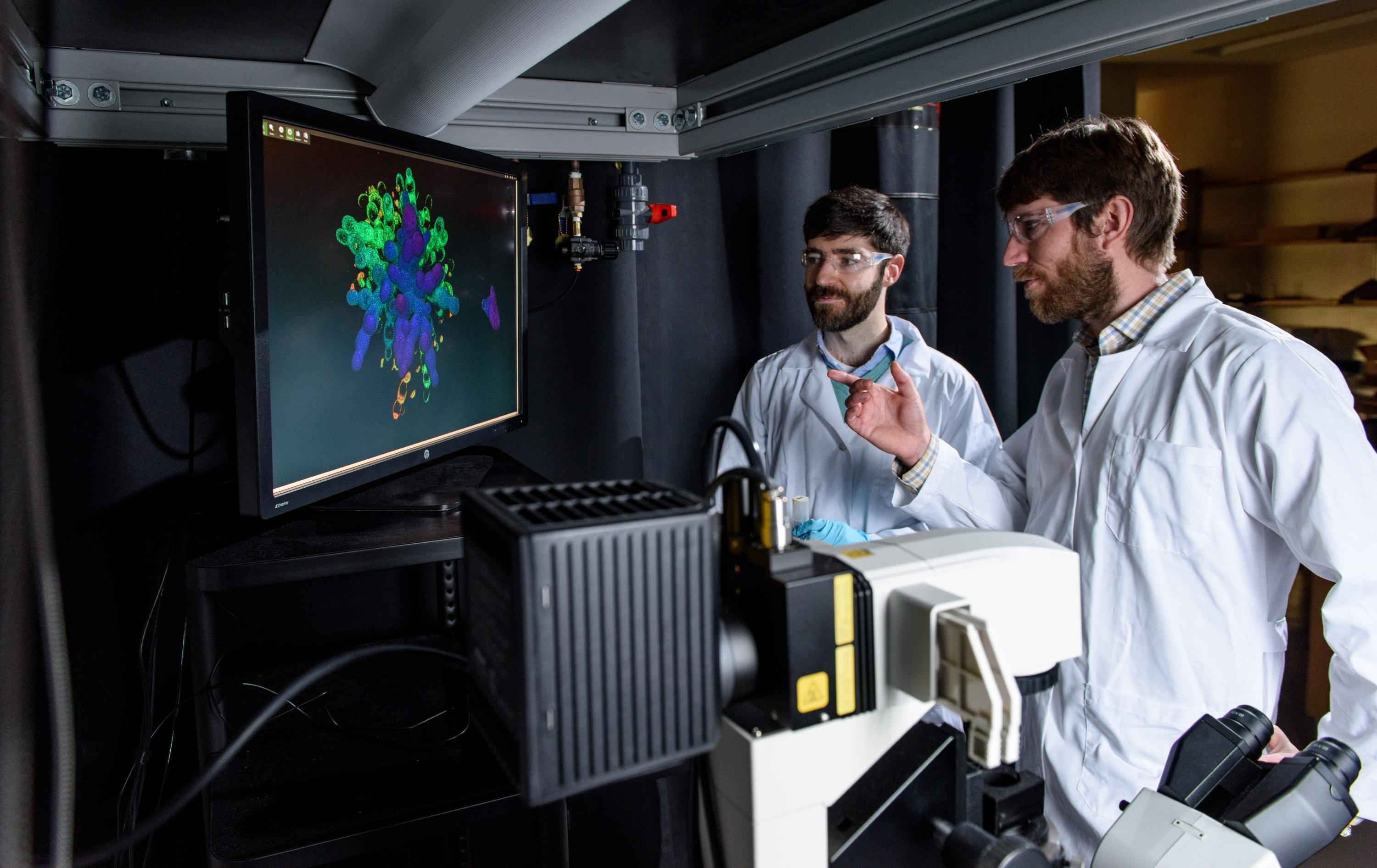 Yunker and Ratcliff in Yunker physics lab